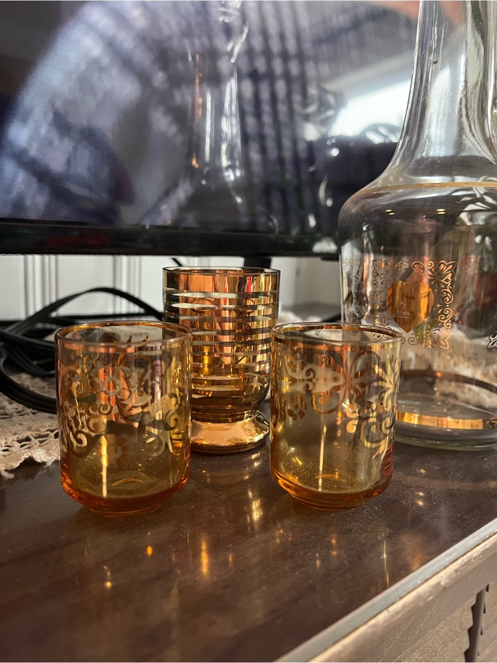 Vintage Clear Glass Decanter with Amber Shot Glasses set of 3 - Picture 2 of 10